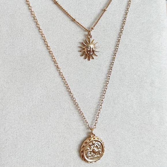 ✨Gold Sun Charm Layered Necklace (Boutique) - Picture 2 of 5